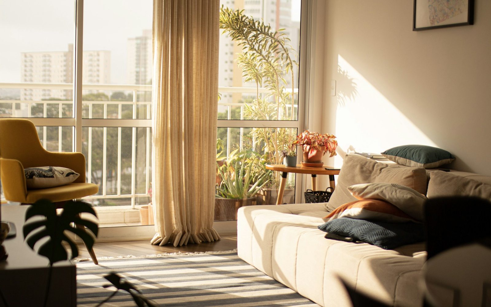 Eignet sich meine Wohnung für Airbnb? Was bringt sie ein? Leitfaden 2026